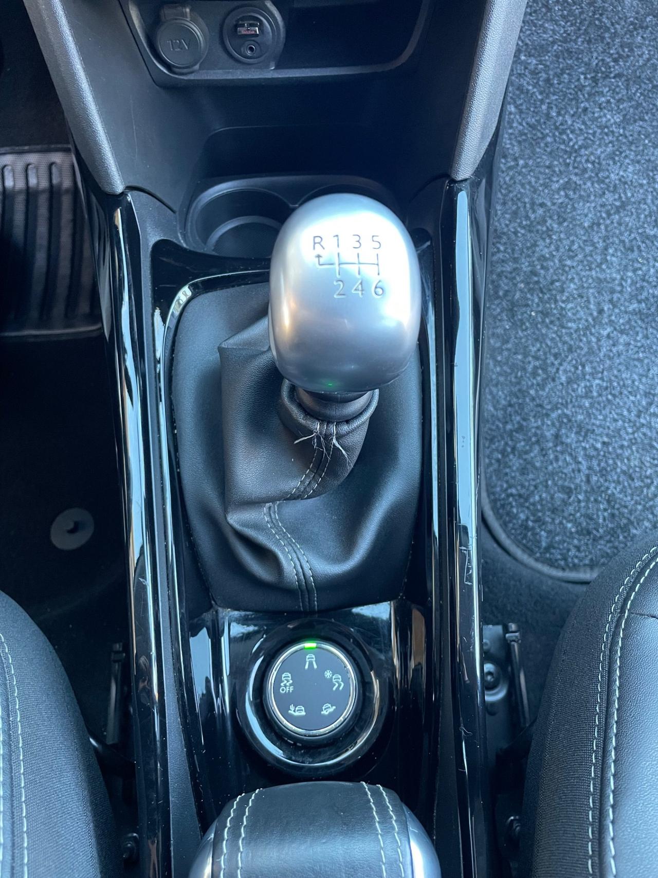 Peugeot 2008 BlueHDi 120 S&S Allure retrocamera navigatore ecc