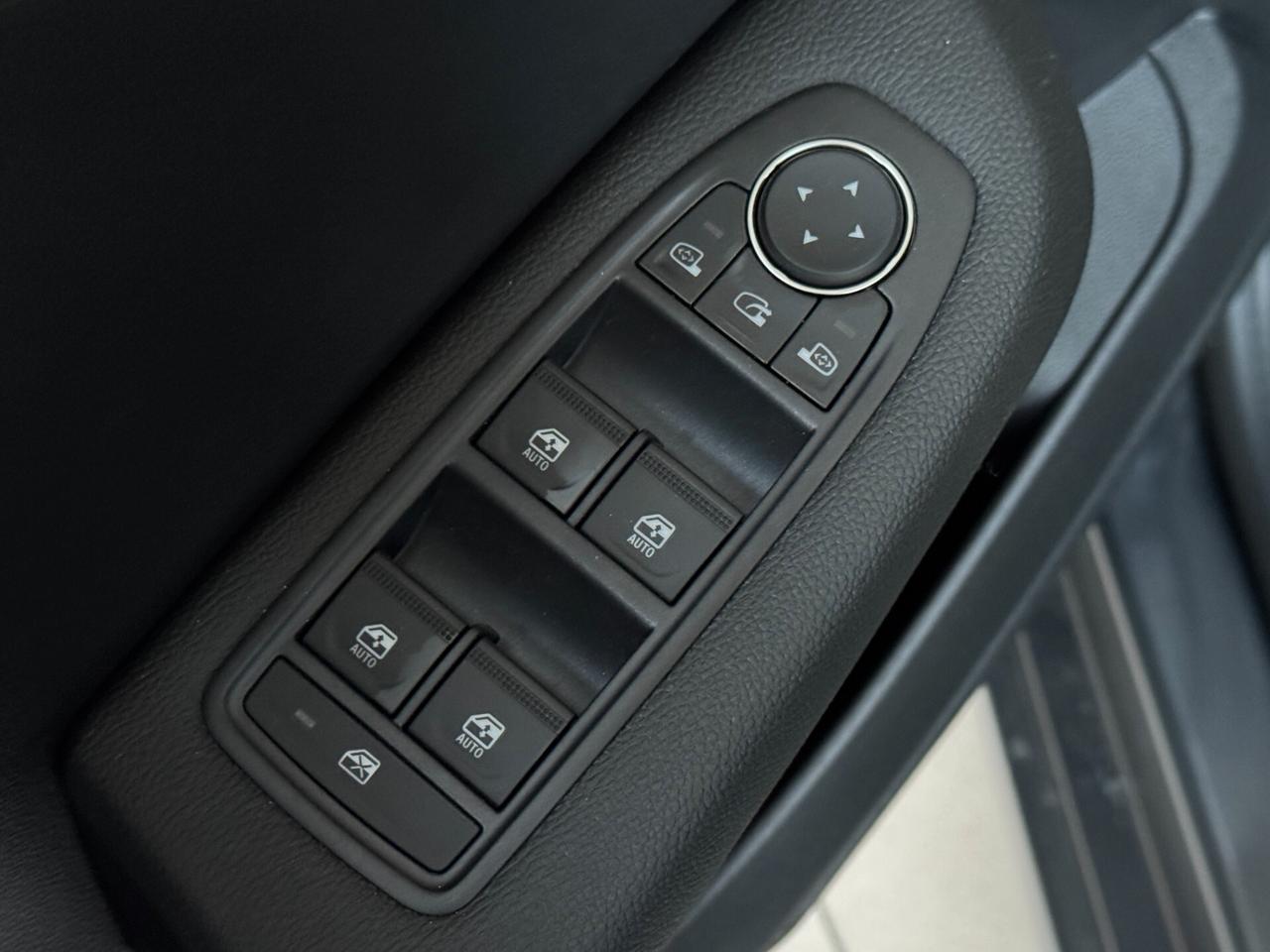 NUOVA Mitsubishi Colt 1.0L 65 CV Invite - OK NEOPATENTATI!