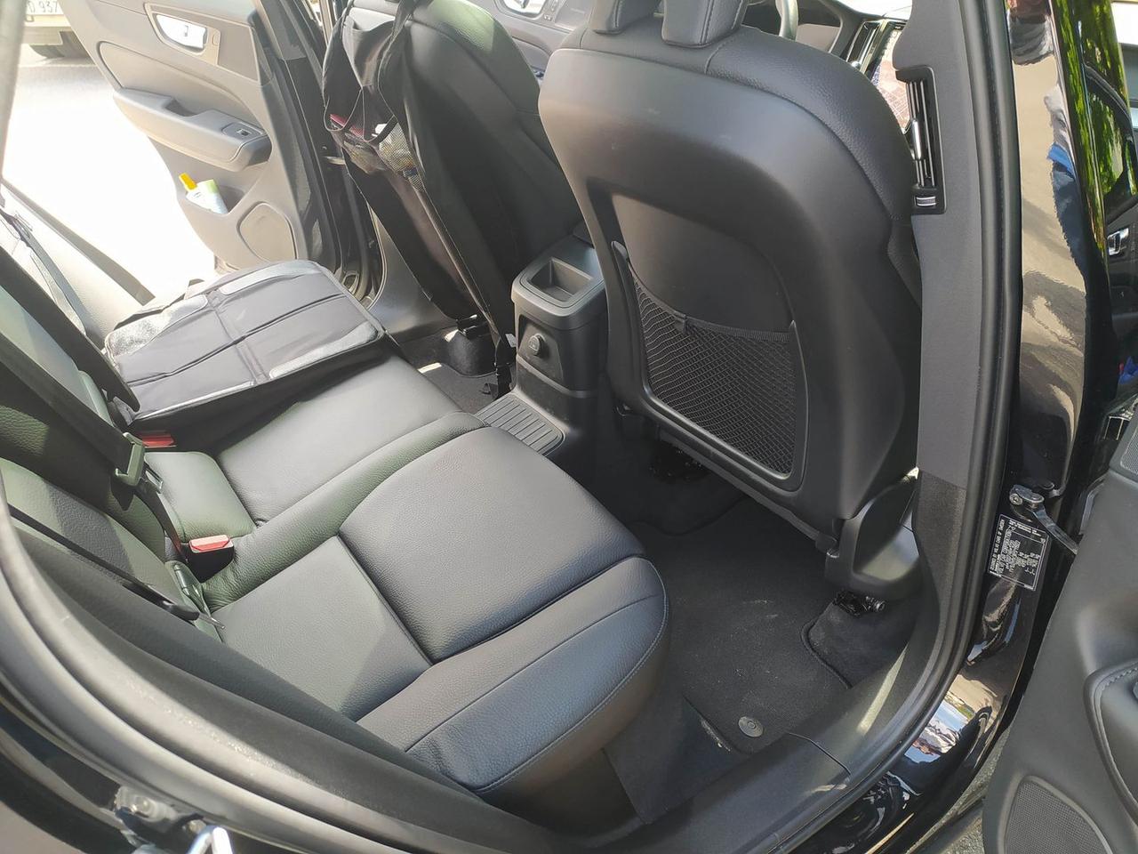 Volvo XC 60 2.0 T6 Recharge PHEV Ultimate Dark