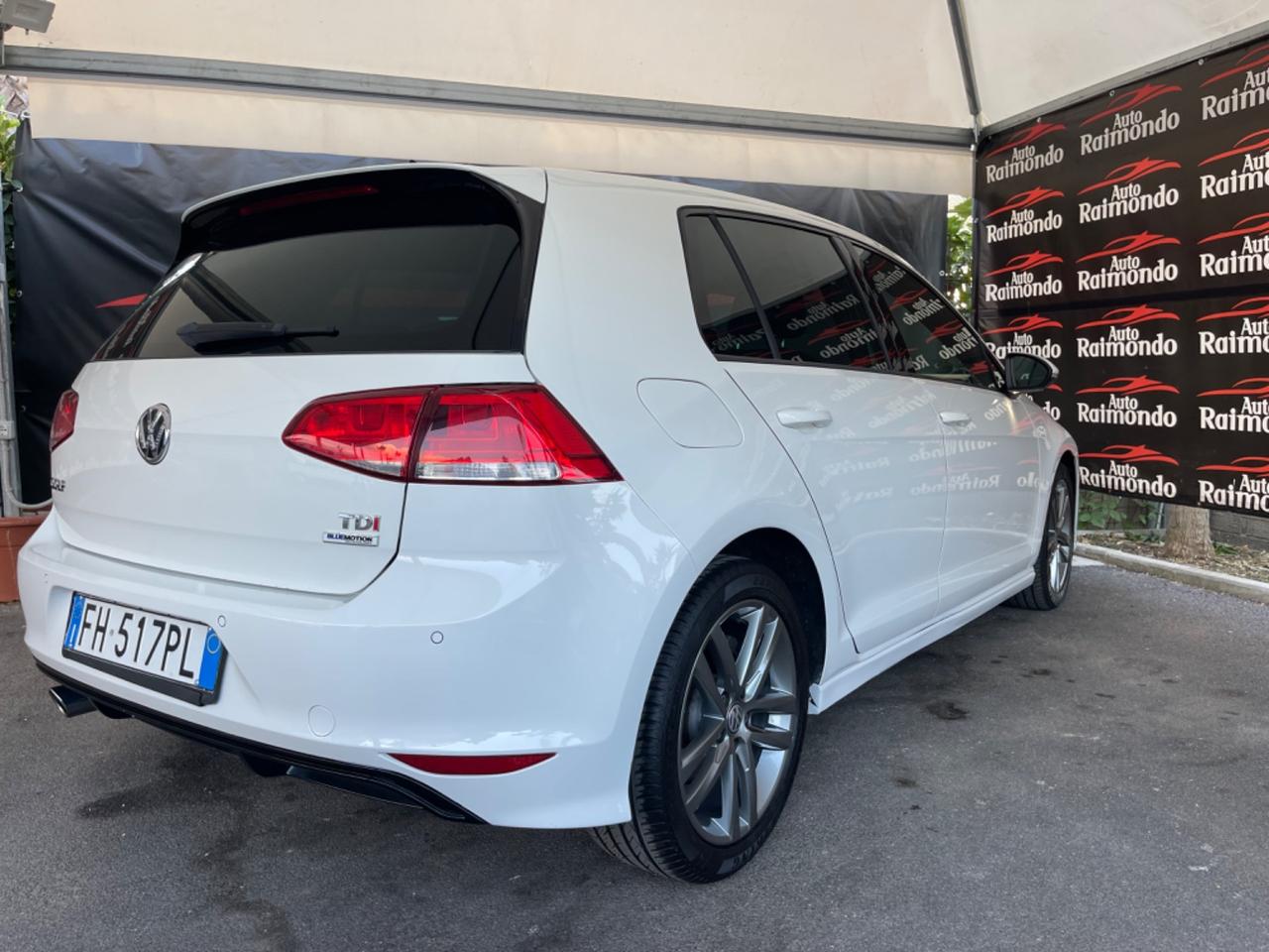 Volkswagen Golf 1.6 TDI R LINE