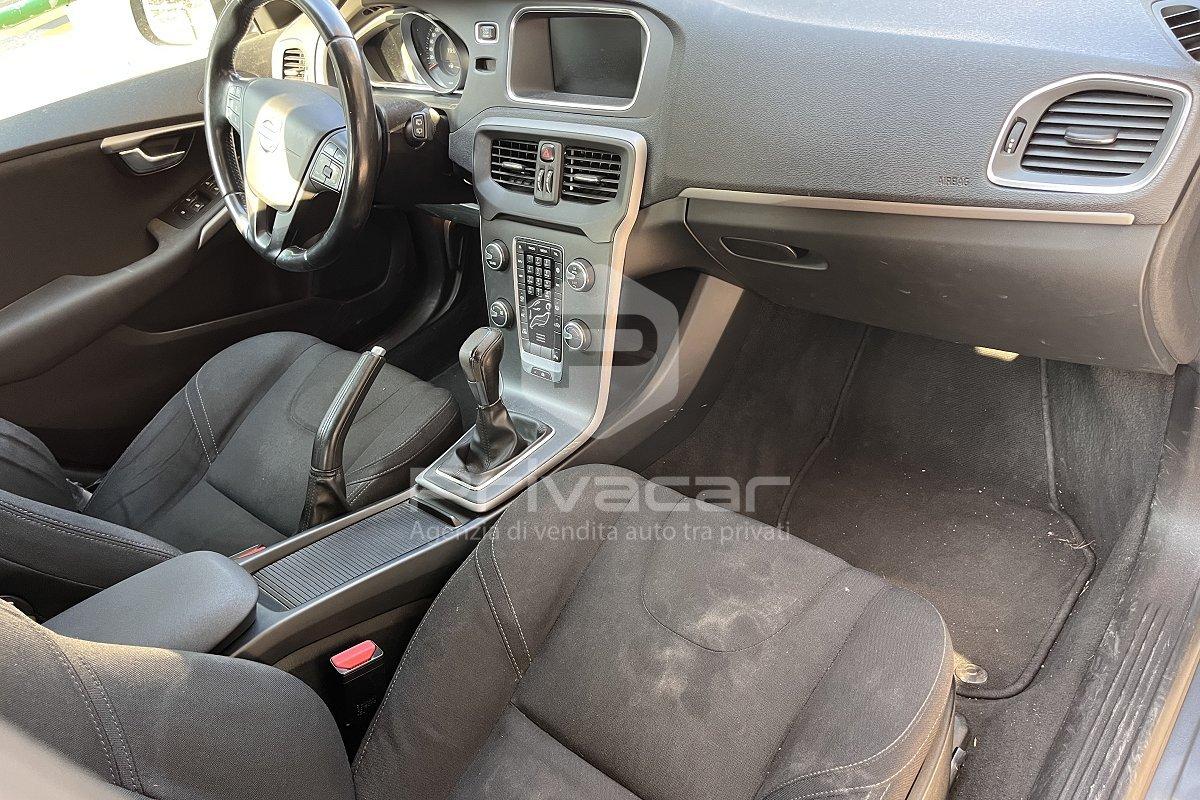 VOLVO V40 D2 1.6 R-design Momentum