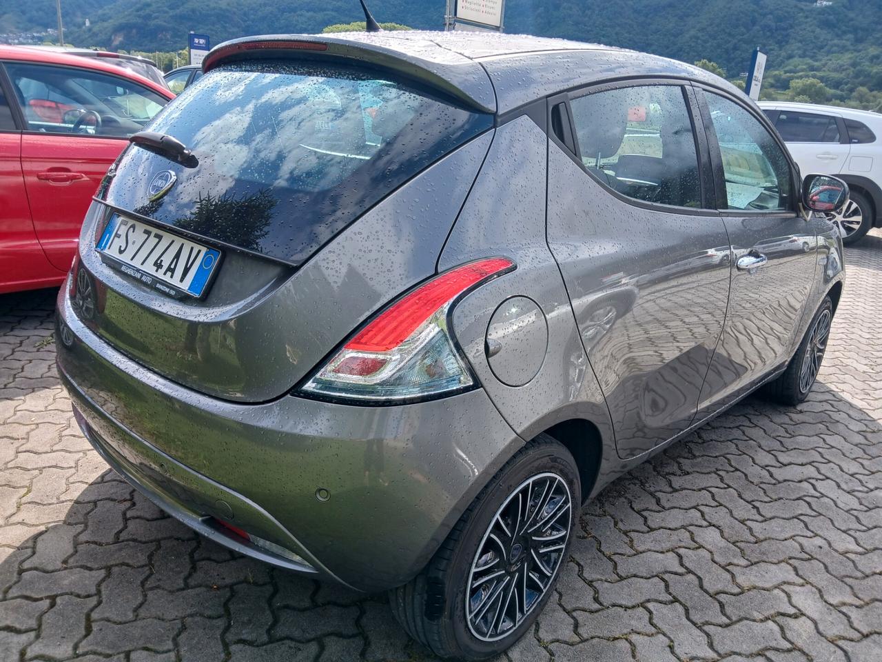 Lancia Ypsilon 1.2 69 CV 5 porte Gold