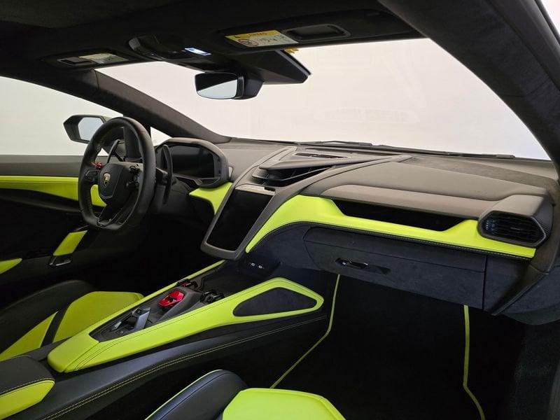 Lamborghini Revuelto Revuelto 6.5 V12