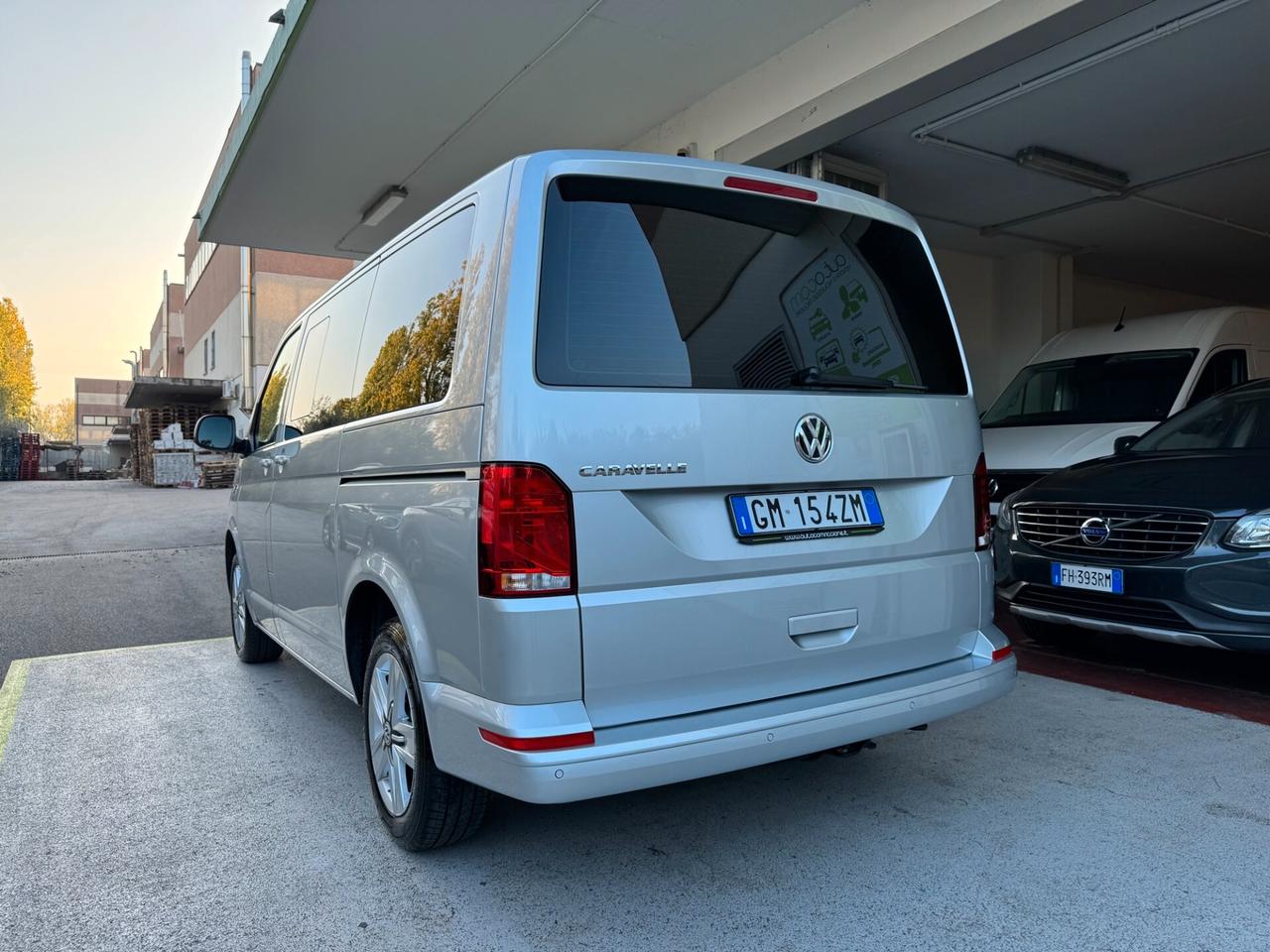 Volkswagen T6.1 Caravelle 2.0TDI DSG CRUIS AUTOCAR