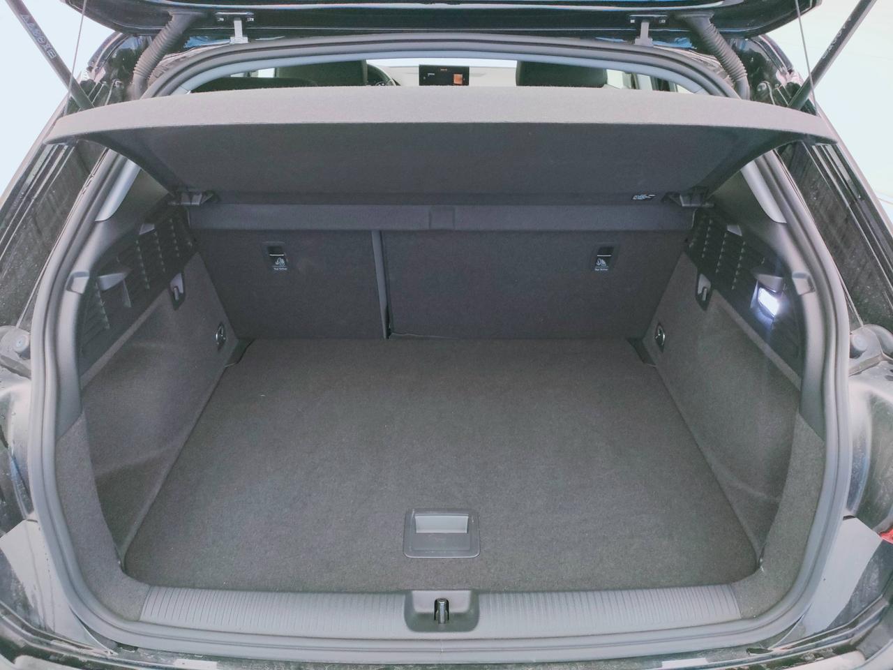 AUDI Q2 I 2021 - Q2 35 1.5 tfsi Admired s-tronic