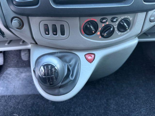 RENAULT Trafic T27 1.9 dCi/100 GANCIO TRAINO
