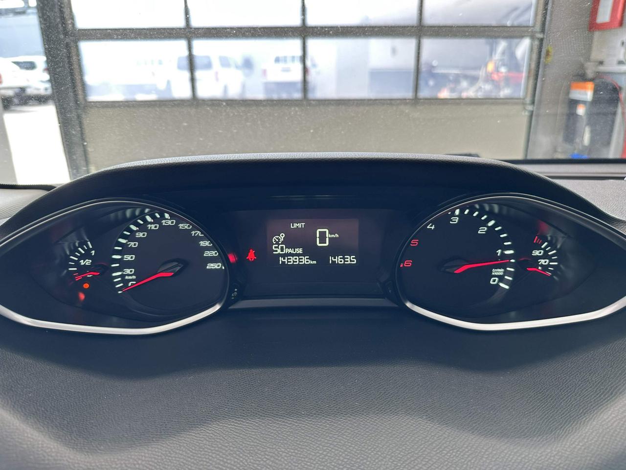 Peugeot 308 5p 1.6 bluehdi Active s&s 120cv