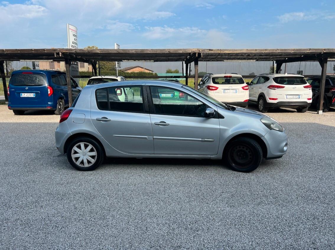 Renault Clio 5p 1.2 16v 75cv - NEOPATENTATI