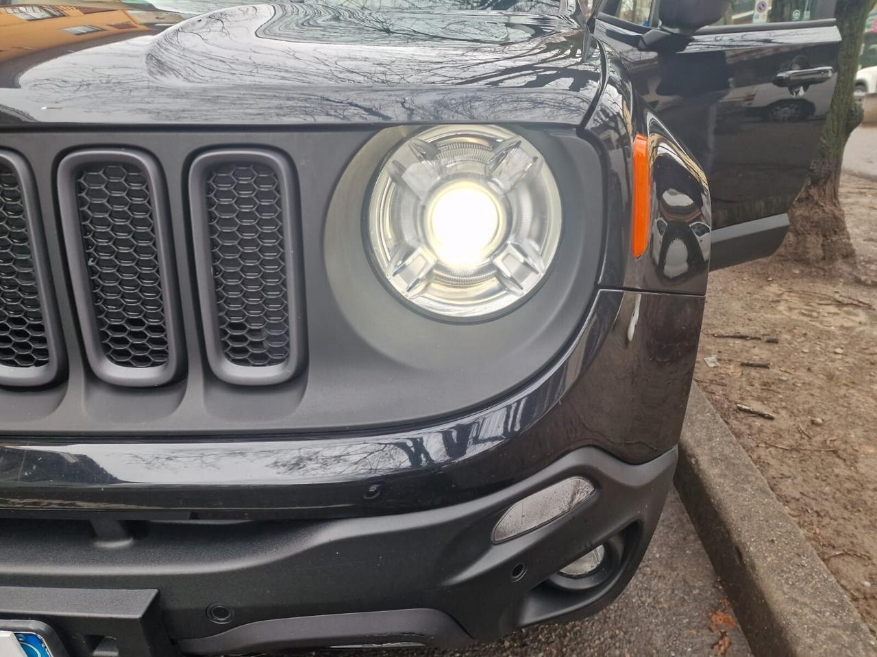 Jeep Renegade 170CV 4WD Trailhawk DISTRIBUZIONE NUOVA