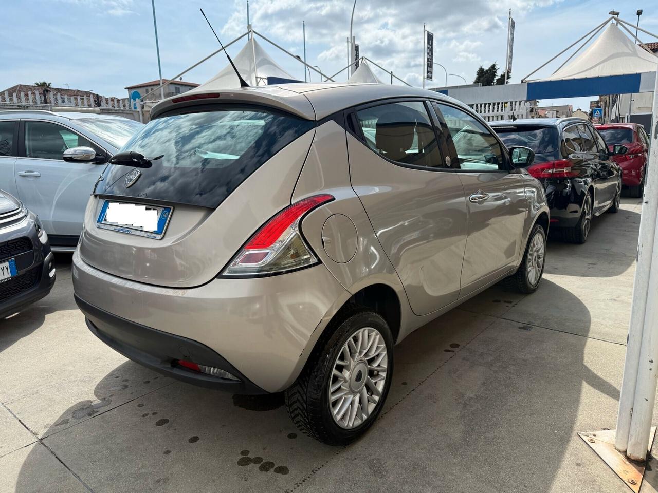 LANCIA NEW YPSILON 900 B/METANO