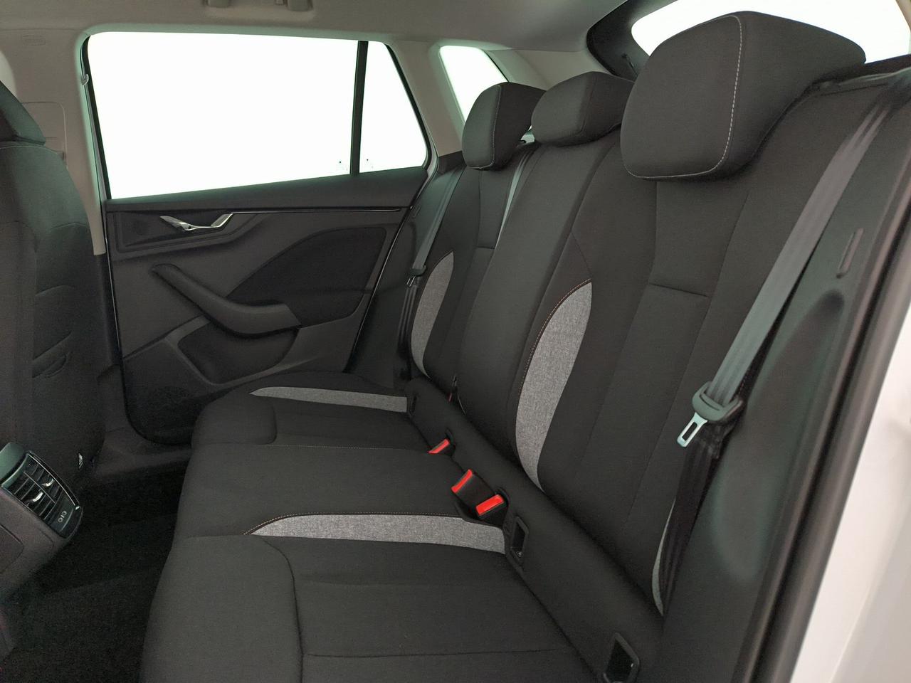 Skoda Kamiq 1.0 tsi black dots 115cv