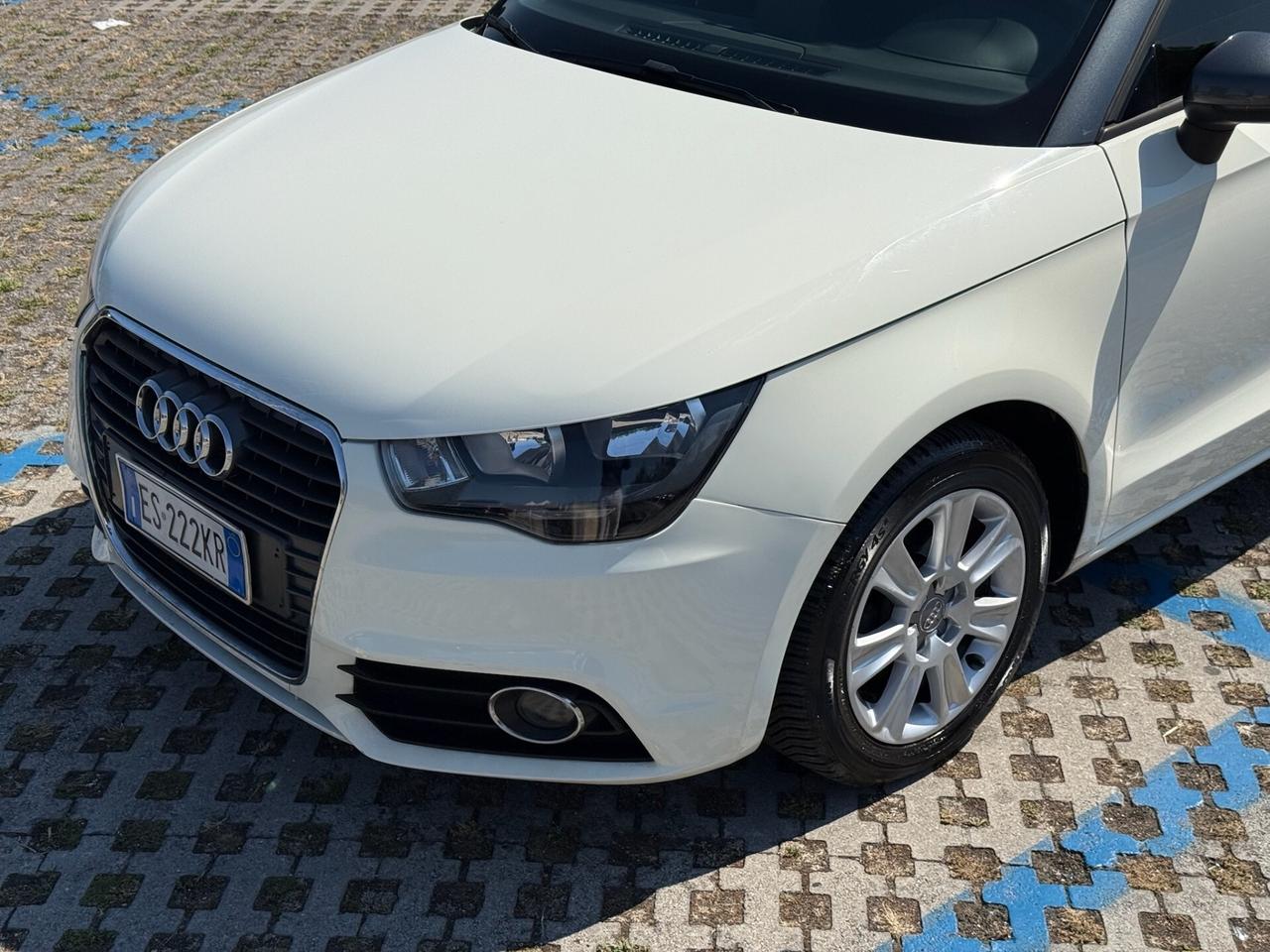 AUDI A1 2013 1.6 TDI 90cv Admired