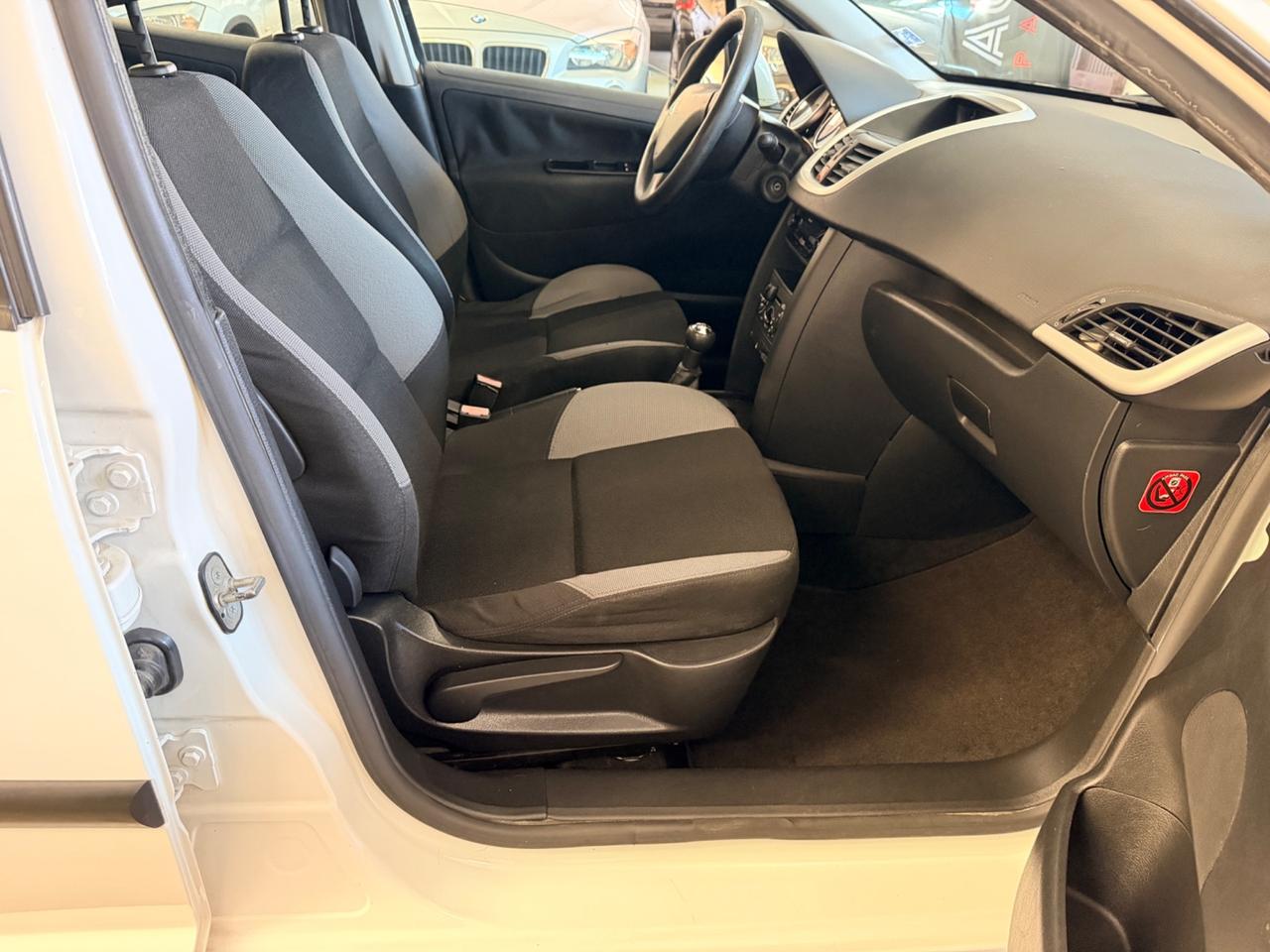 Peugeot 207 1.4 8V 75CV SW Active