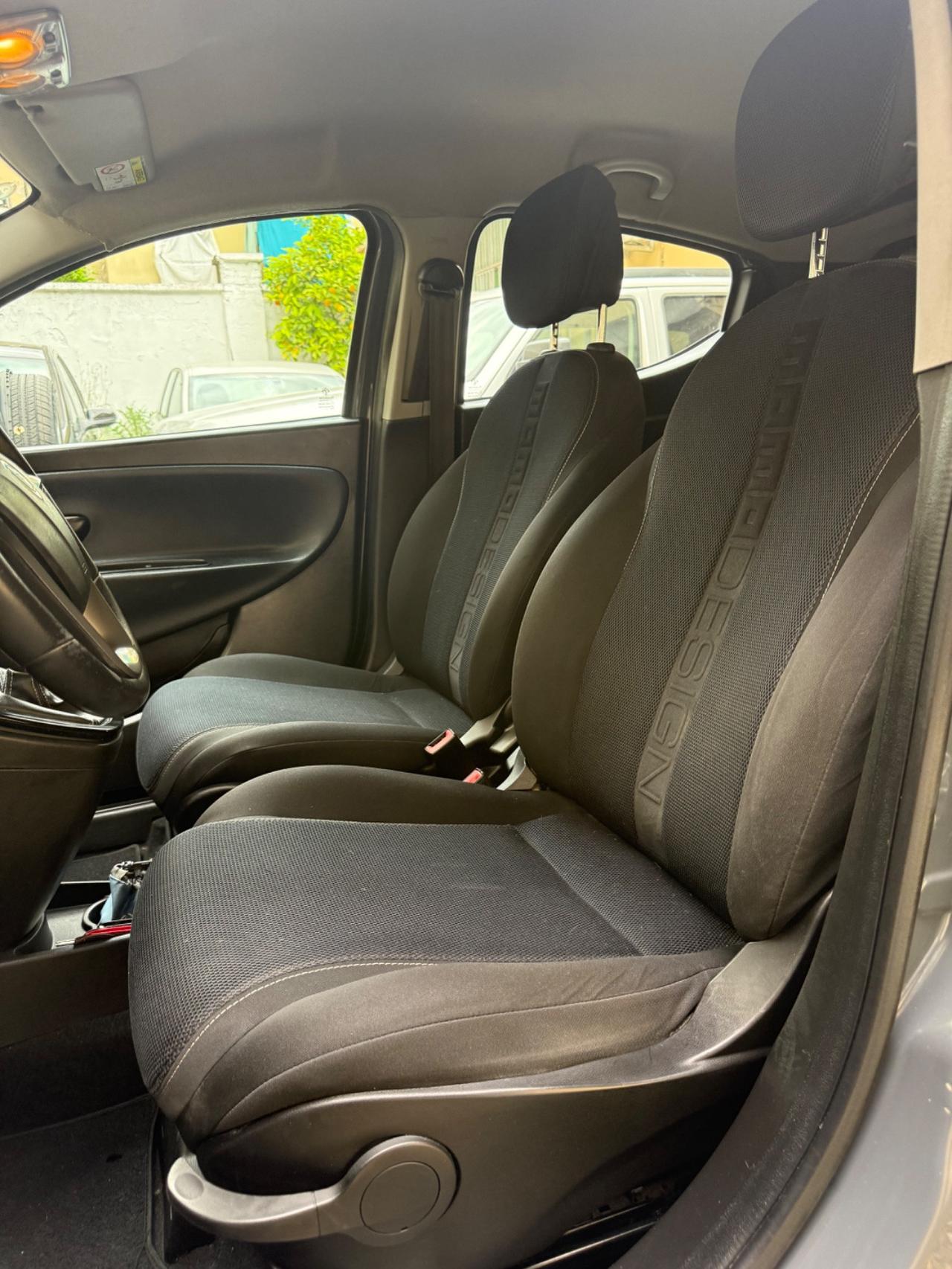 Lancia Ypsilon 5 Porte Ypsilon 1.2 8v GPL S MomoDesign 69cv E6