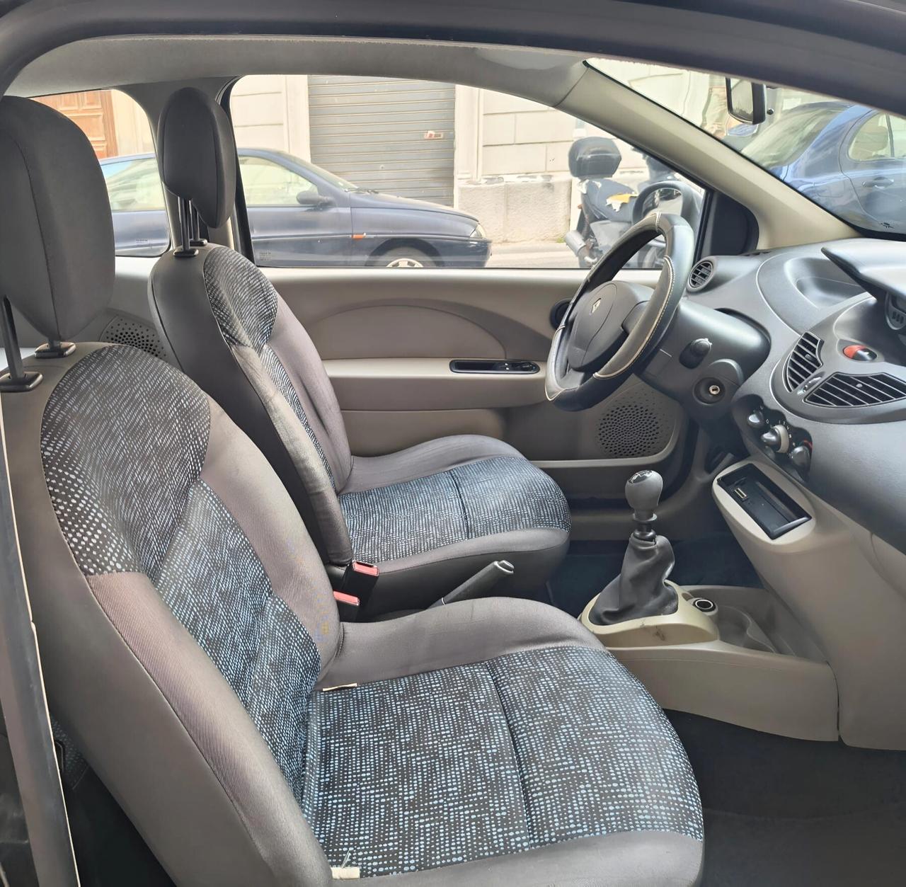 Renault Twingo 1.2 8V