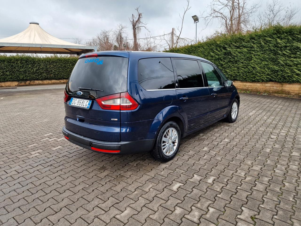 Ford Galaxy 2.0 TDCi 140 CV Ghia DPF