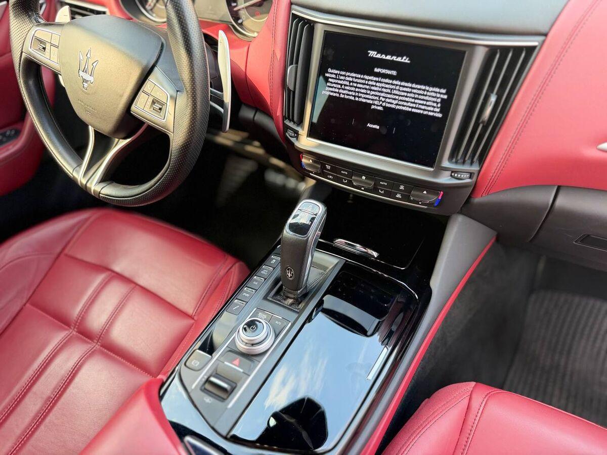 Maserati Levante 3.0 V6 Modena 350cv auto