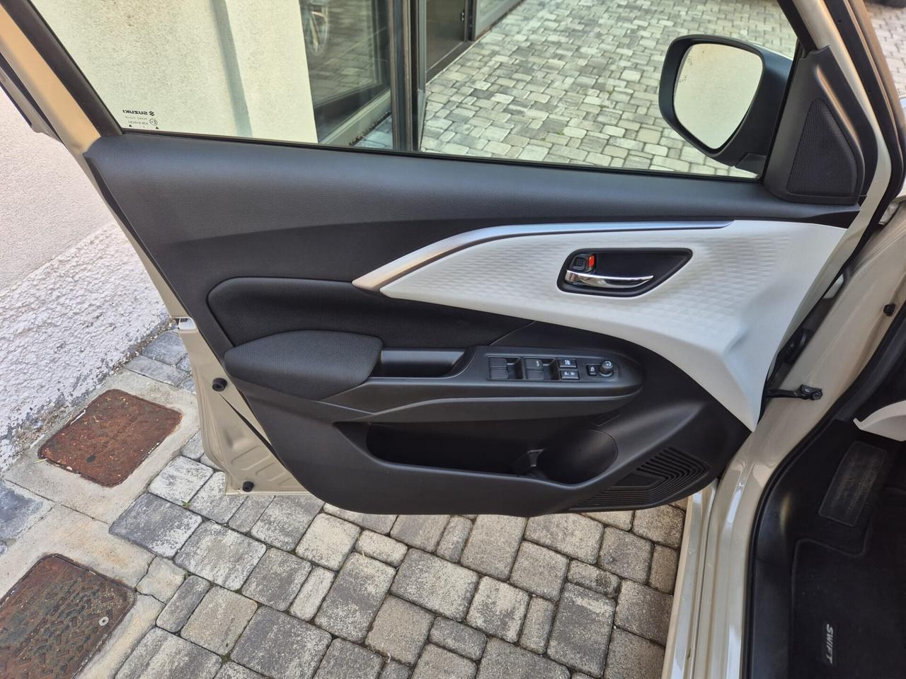 Suzuki Swift 1.2 Hybrid CVT Top