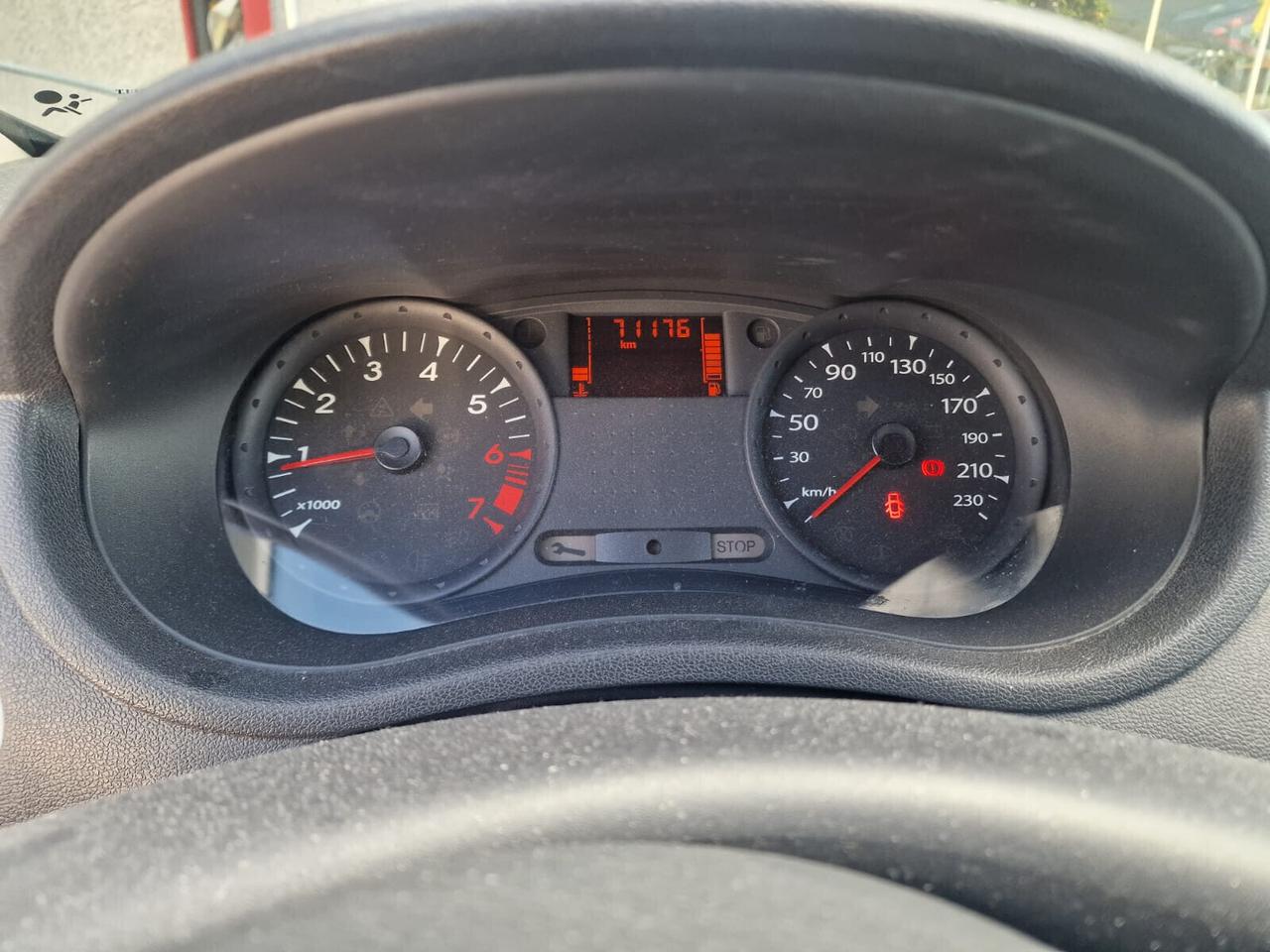 RENAULT CLIO 1.2 16V 5P SOLO 70.000 KM.03/2011