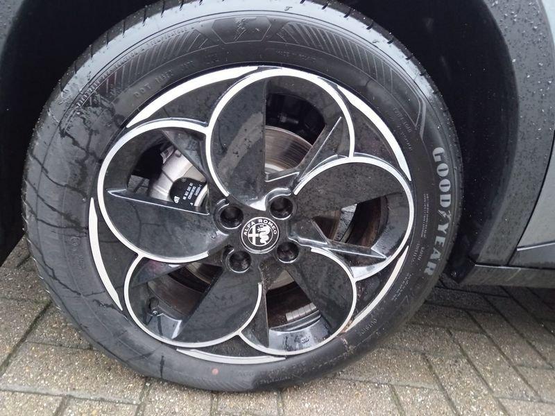 Alfa Romeo Junior Junior 156 CV BEV