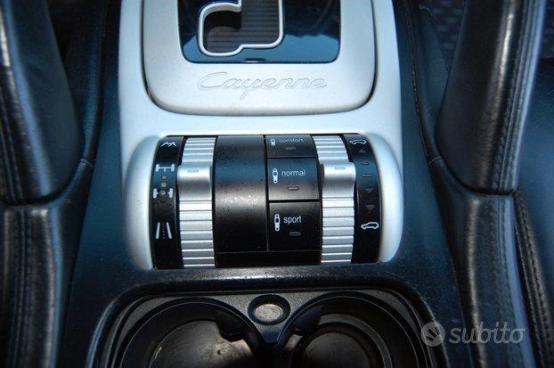 Porsche Cayenne TURBO " TAGLIANDI UFFICIALI " DA VETRINA, CONDIZIONI OTTIME