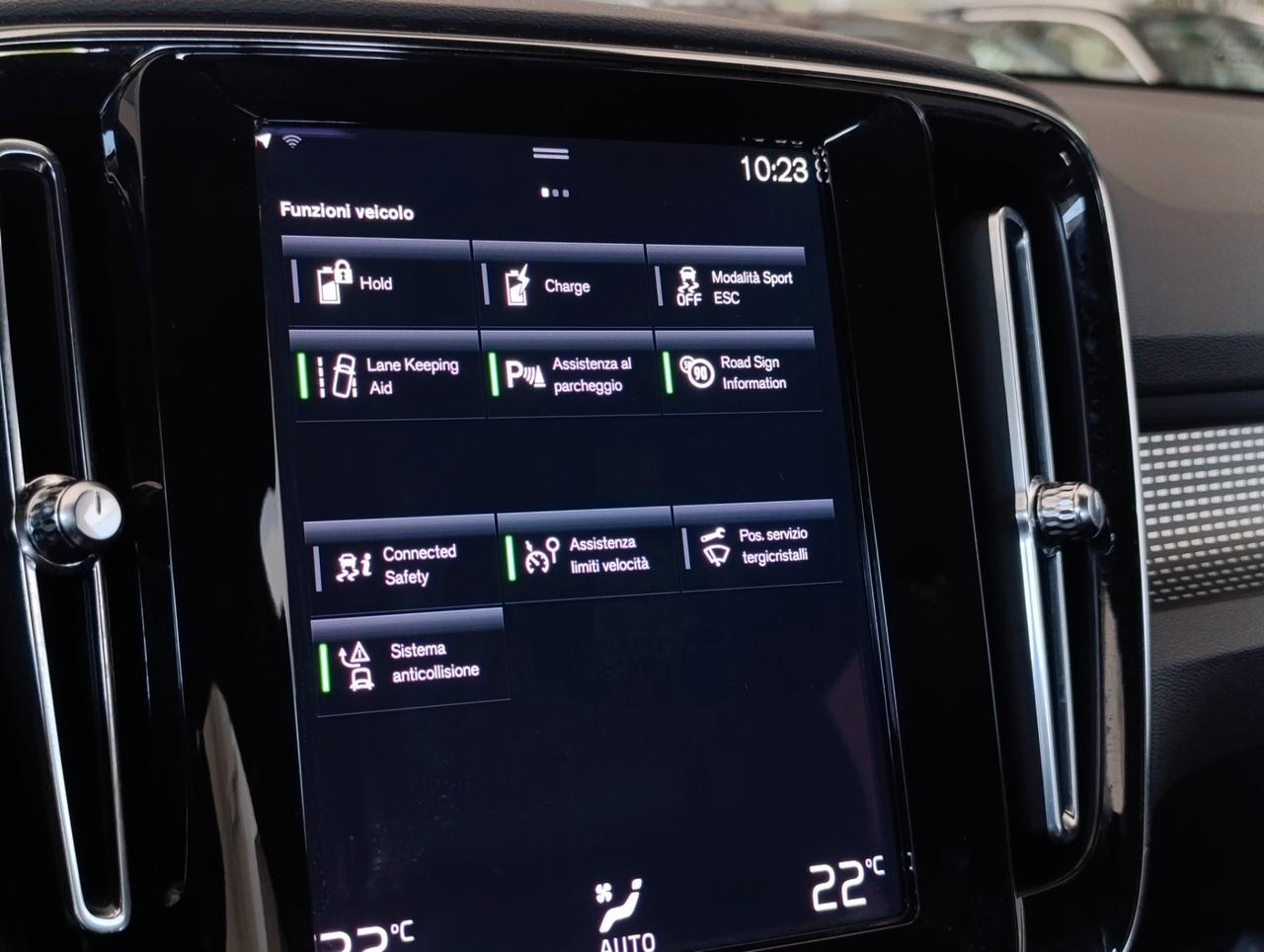 Volvo XC40 1.5 t4 phev R-design auto my21