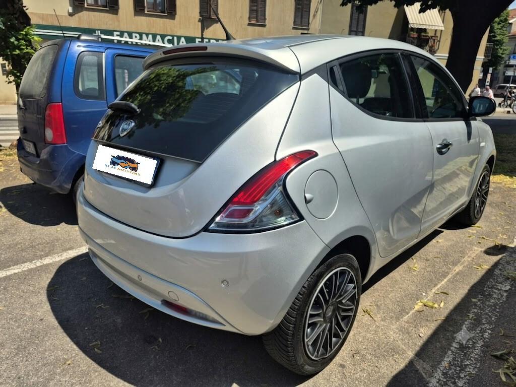Lancia Ypsilon 1.2 69 CV 5 porte Elefantino Blu
