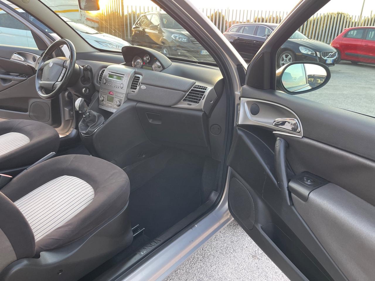 LANCIA YPSILON 1.4 8V FULL TETTO IN VETRO MY07