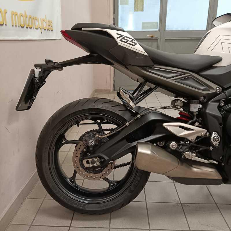 Triumph Street Triple 765 R - 2024
