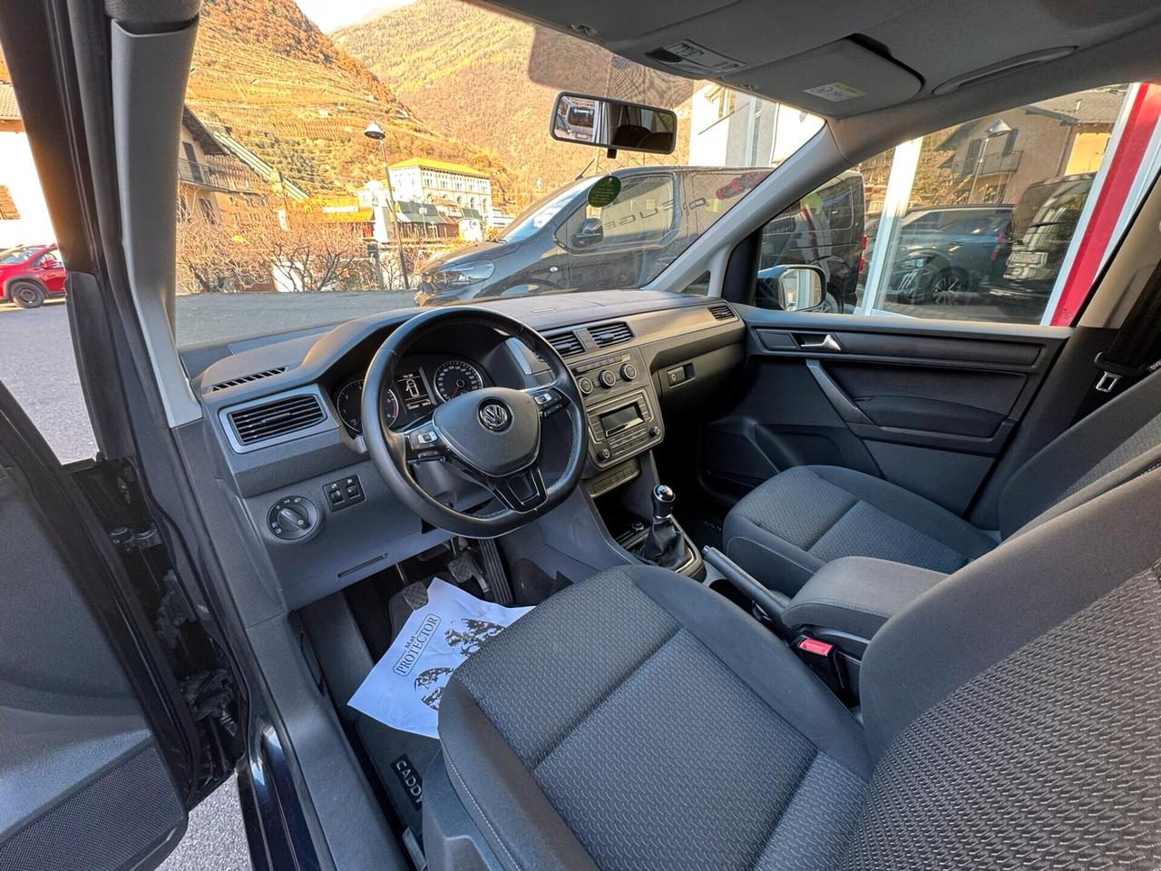 Volkswagen Caddy Pianale Ribassato TRASPORTO DISABILI 5 1 o 7 posti