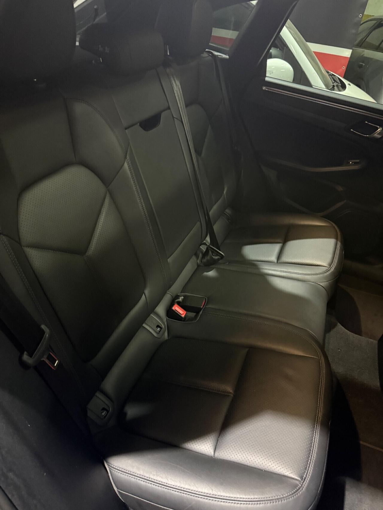Porsche Macan 2.0 245 Cv Strafull
