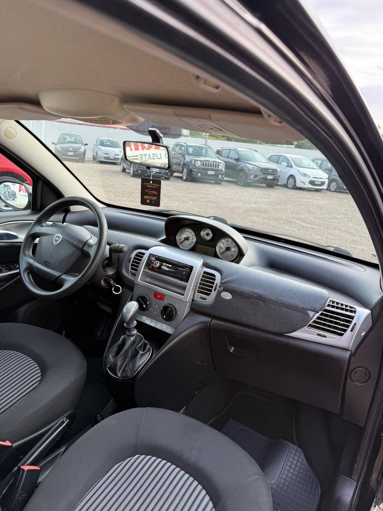 Lancia Ypsilon 1.2 Oro Plus