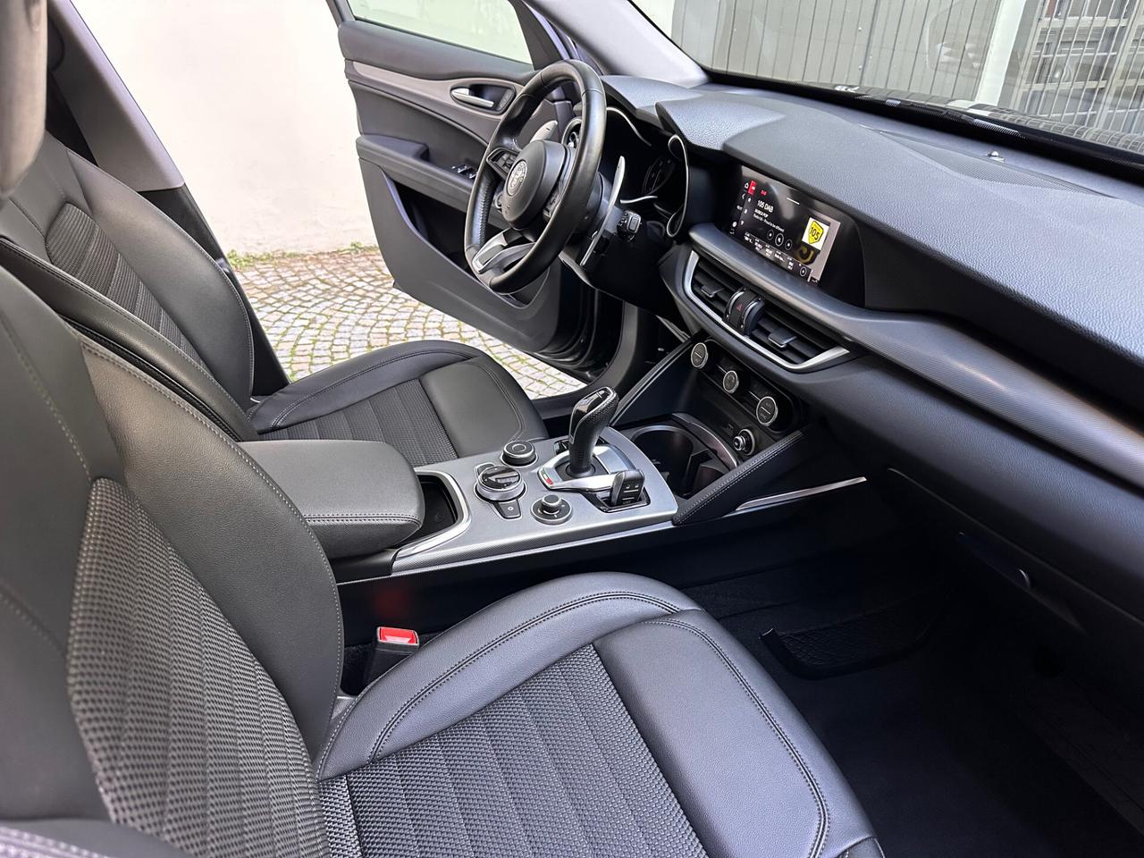 Alfa Romeo Stelvio 2.2 Turbodiesel *PADDLE F1* Q4