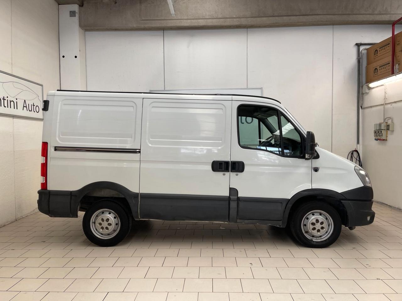 Iveco Daily 29L11 3 posti-Ok Neopatentati_LEGGI SOTTO