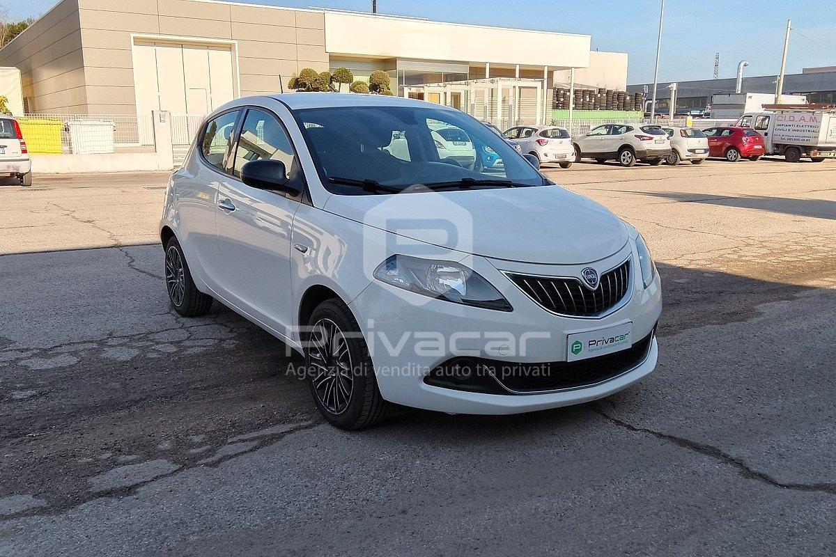 LANCIA Ypsilon 1.0 FireFly 5 porte S&S Hybrid Ecochic Silver