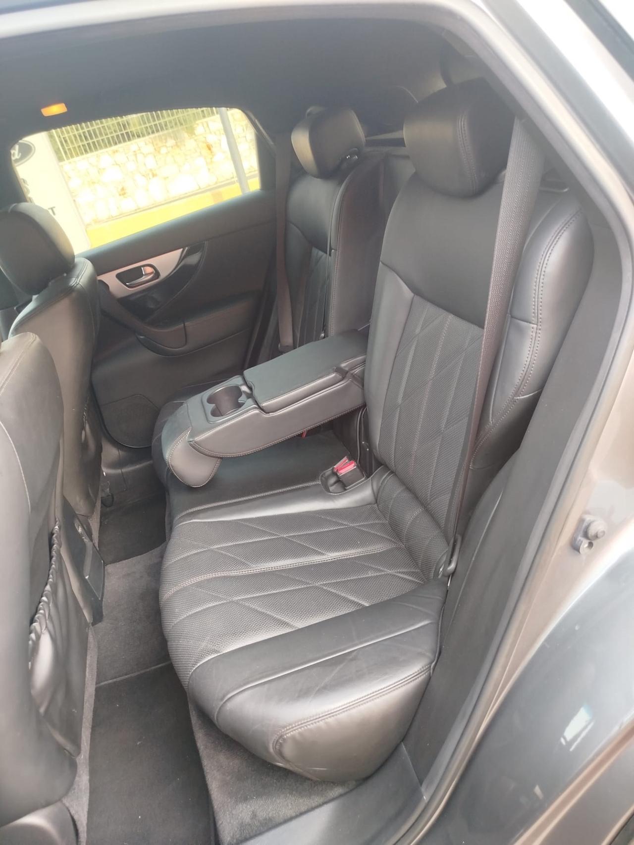Infiniti QX70 3.0 diesel V6 AT S Premium