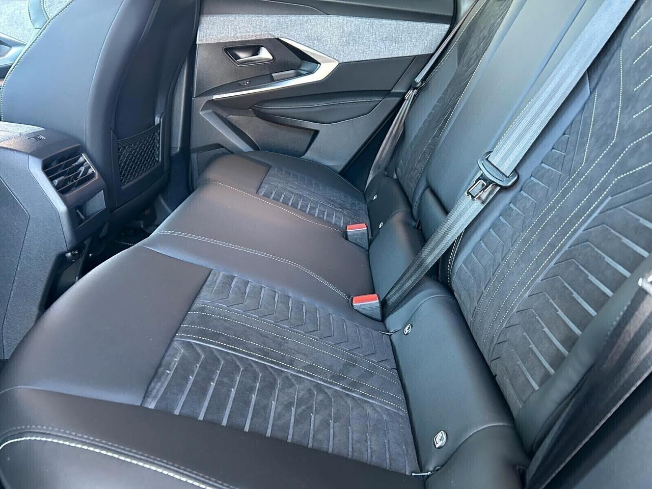 Peugeot 3008 GT Hybrid 145 e-DCS6 KM 0