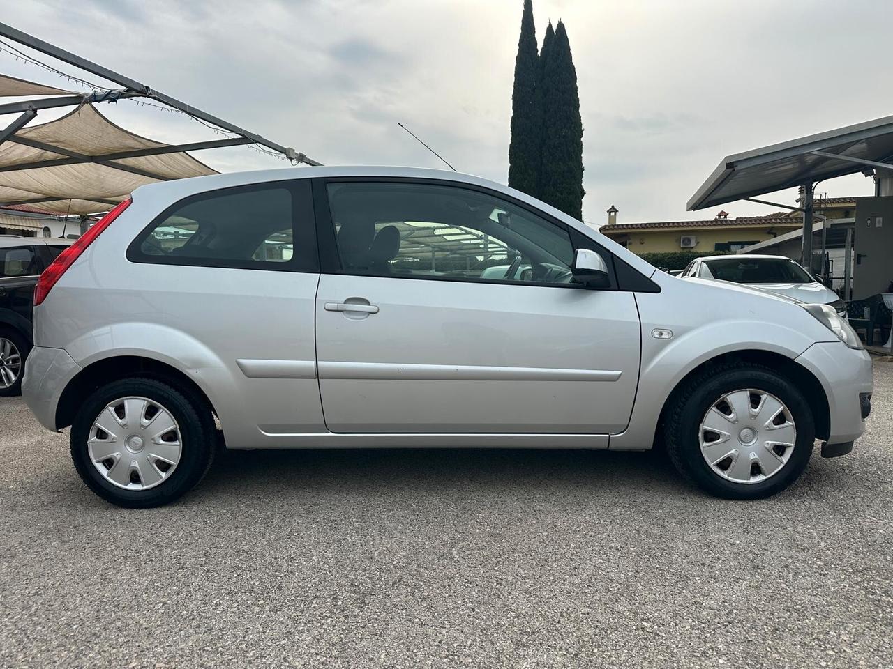 Ford Fiesta 1.2 Benzina