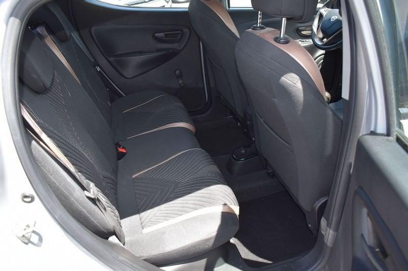 Lancia Ypsilon 1.0 FireFly 70cv Hybrid ALBERTA FERRETTI