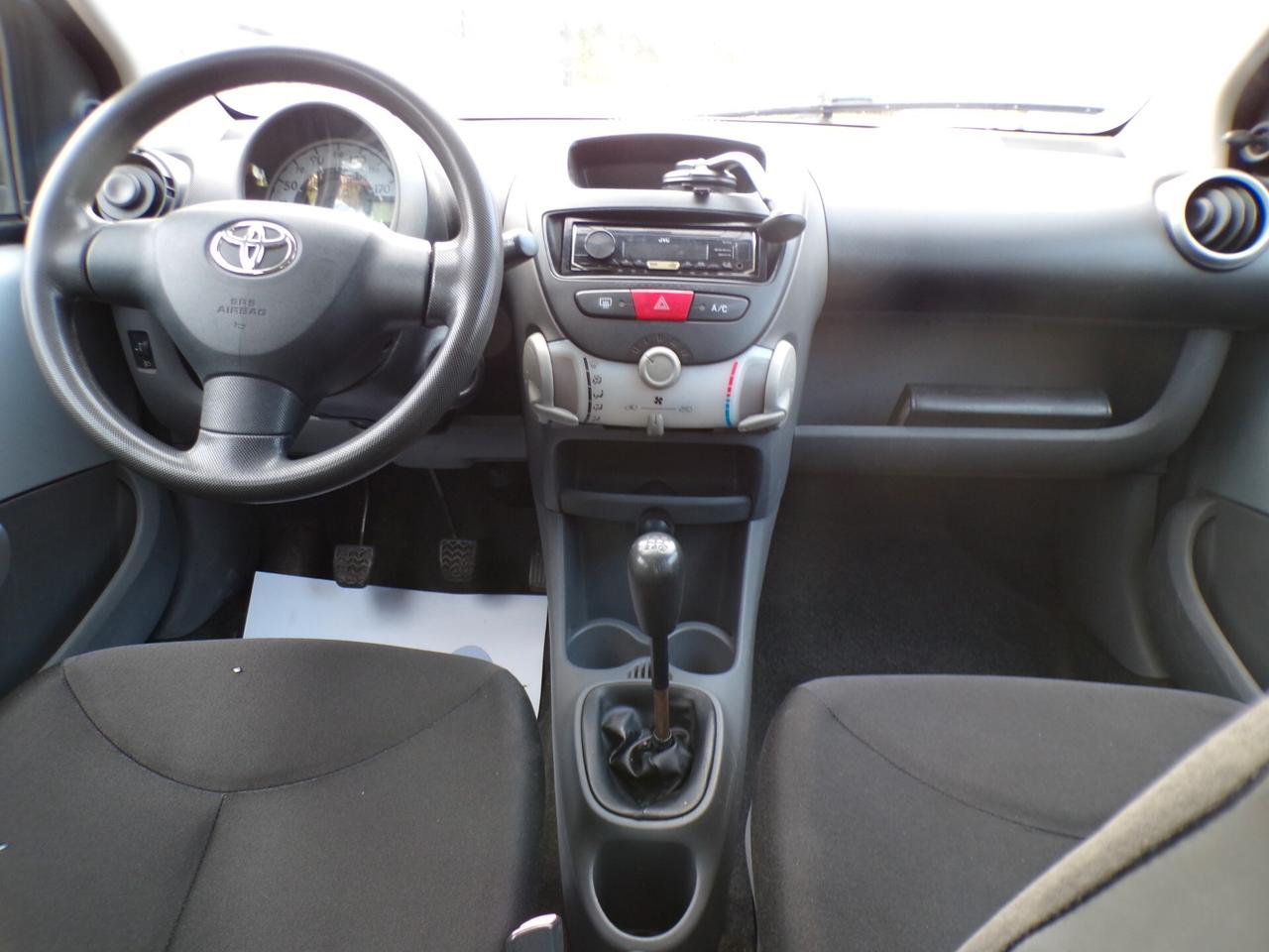 Toyota Aygo 1.0 12V VVT-i 5 porte Sol