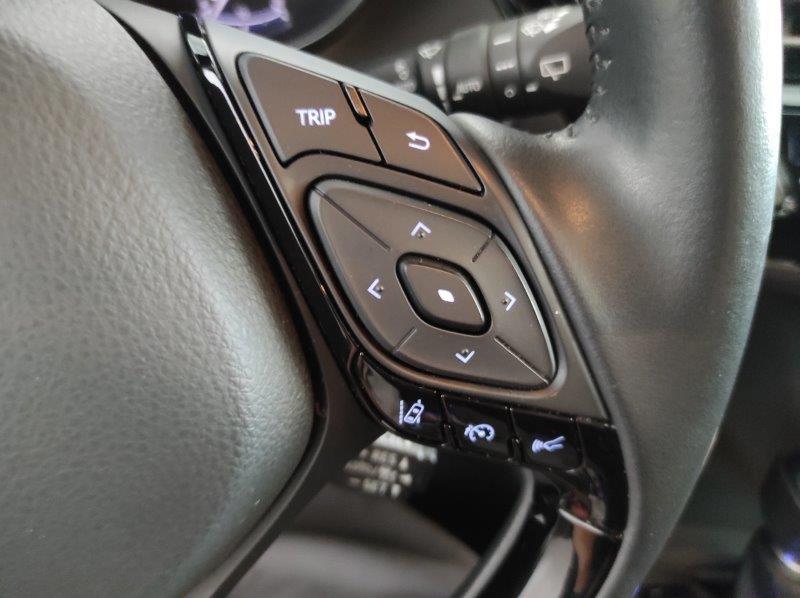 TOYOTA C-HR (2016-2023) - C-HR 1.8 Hybrid E-CVT Business