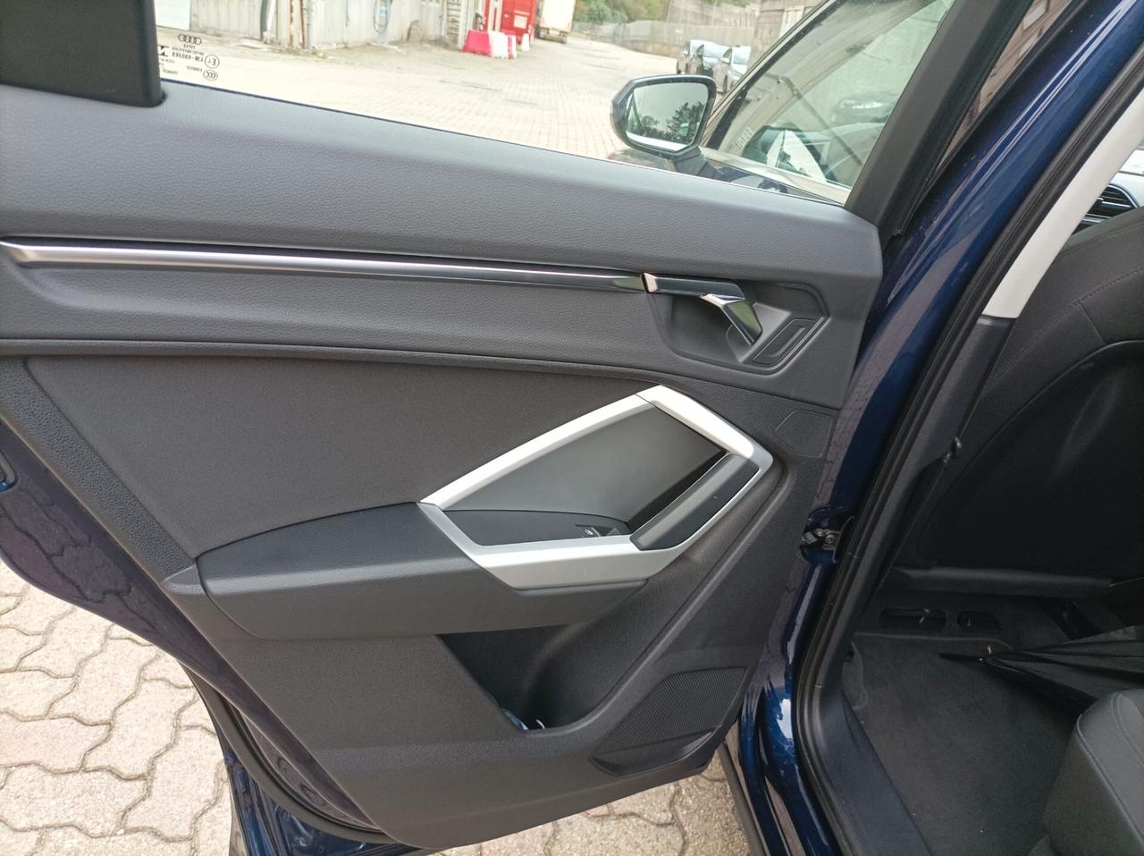 Audi Q3 35 TDI S tronic Business Advanced
