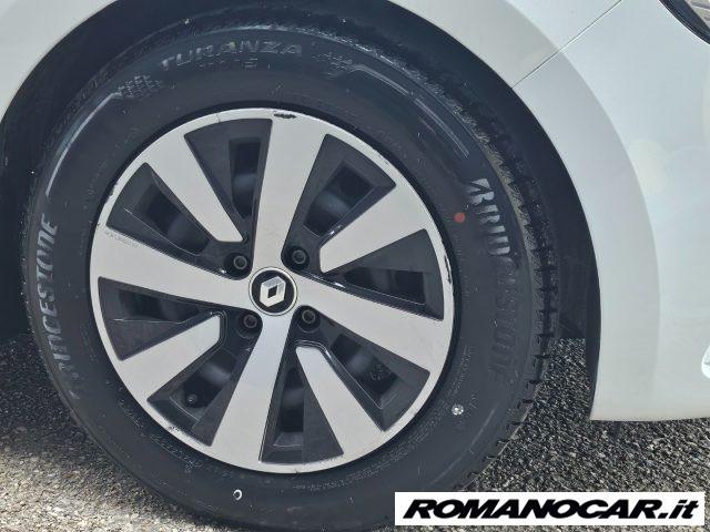 RENAULT Clio TCe 90 Equilibre 31.000 KM.
