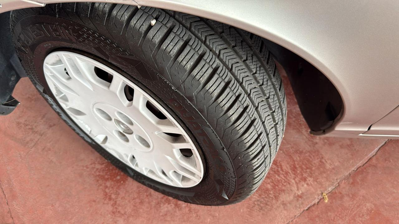 Lancia Ypsilon 1.2 Argento