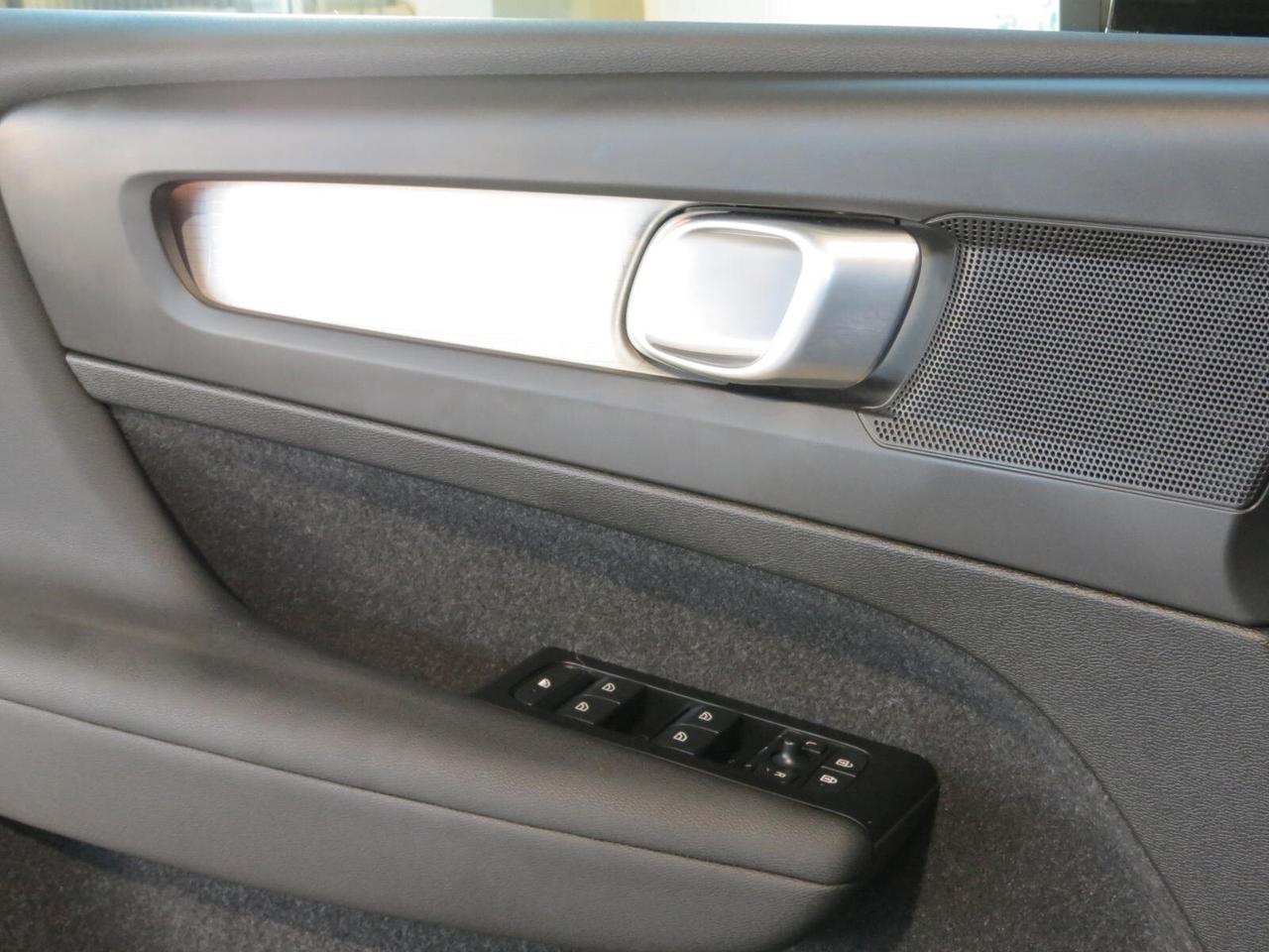 Volvo XC40 T3 Geartronic Momentum Pro