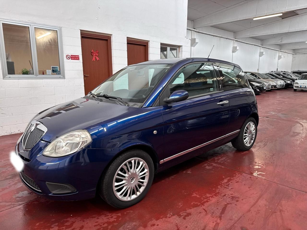 Lancia Ypsilon 1.4 16V Platino AUTO CON ALLESTIMENTO PER DISABILI