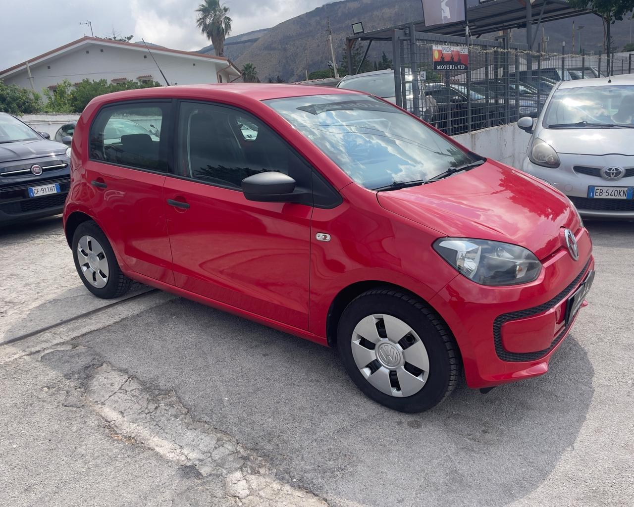 VOLKSWAGEN UP 1.0 5 2012