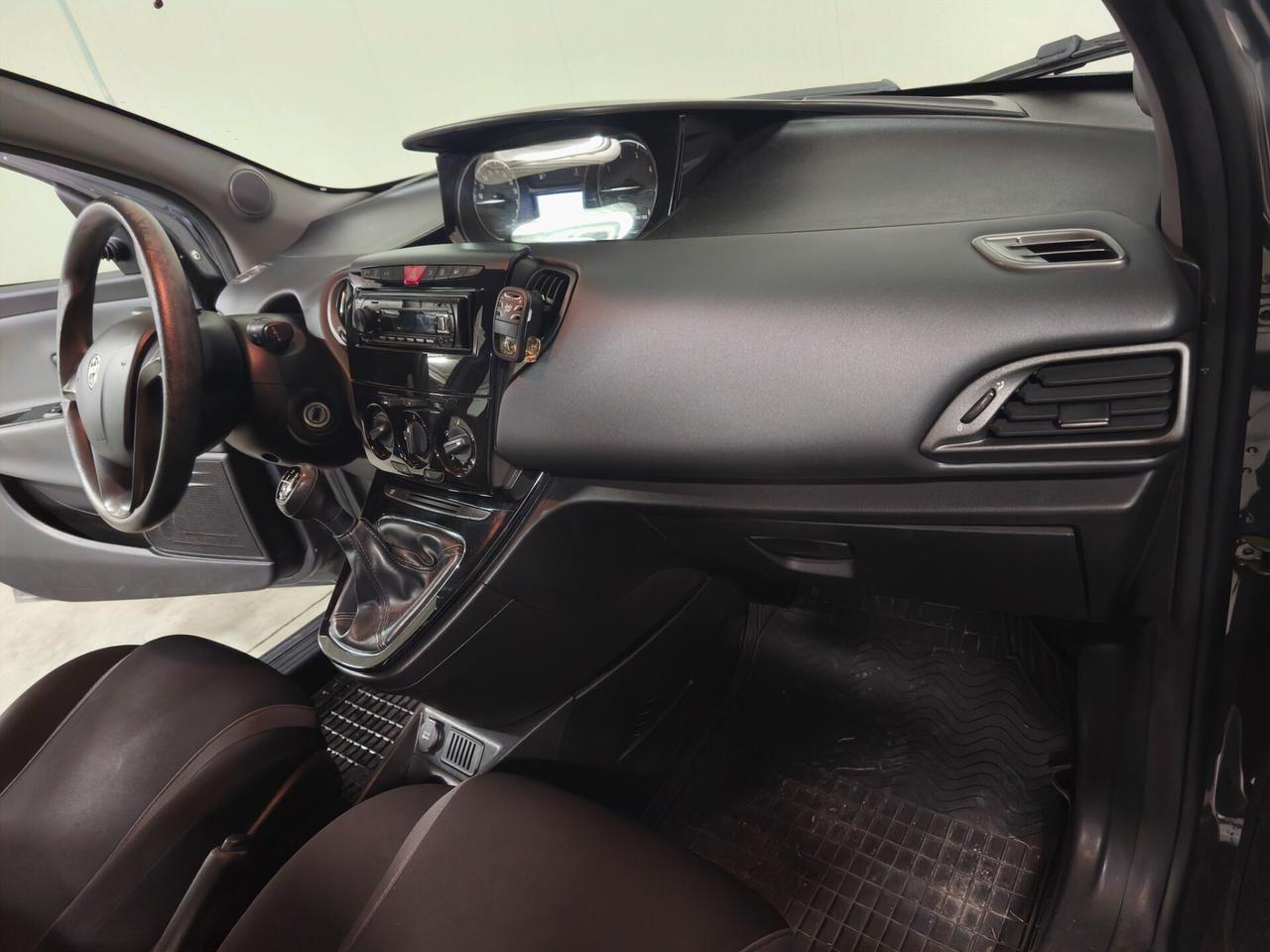 Lancia Ypsilon 1.3 MJT 16V 95 CV 5 porte Platinum