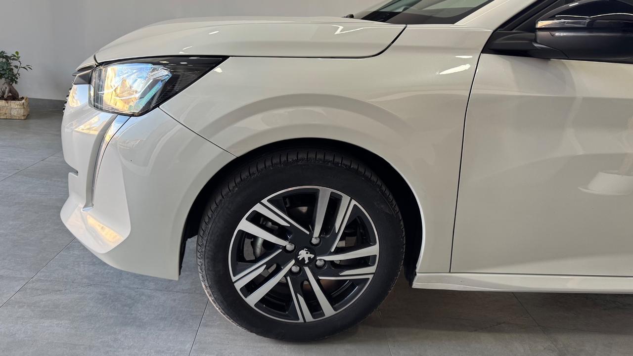 Peugeot 208 PureTech 75 Allure-64.000 km
