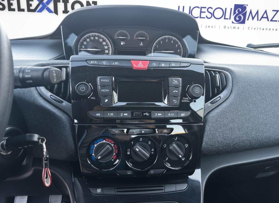 LANCIA Ypsilon My21 0.9 Twinair 70cvMetano Silver